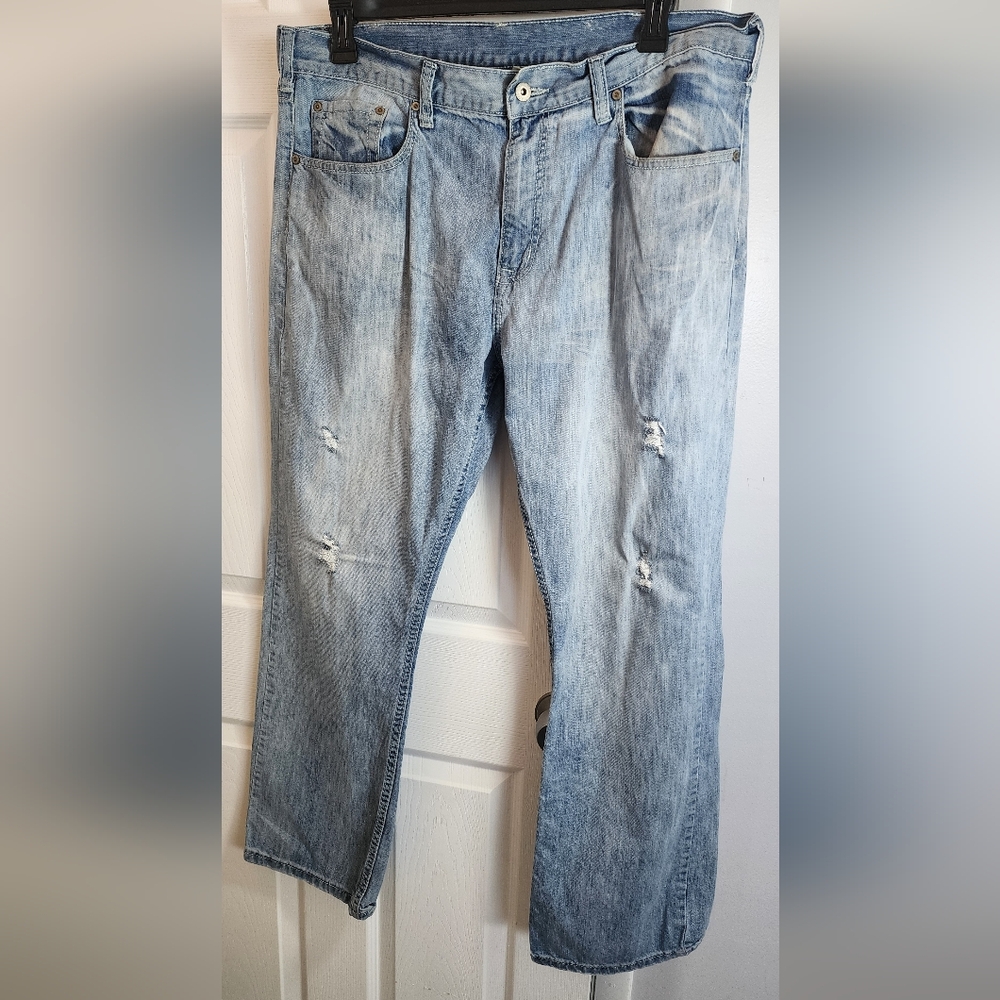 Flypaper Jeans mens 38x32 distressed light wash patch back pockets leather lable